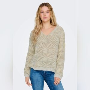 NWT ONLY Elin Life V Neck Knit Sweater